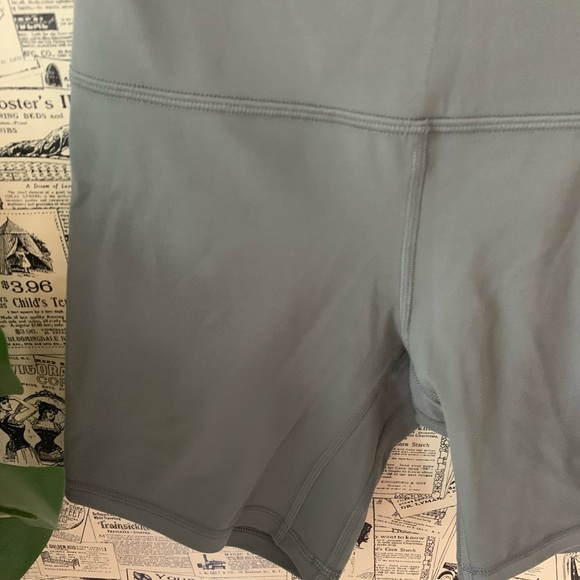 NWT Lululemon grey sage align shorts 6” - Picture 3 of 10
